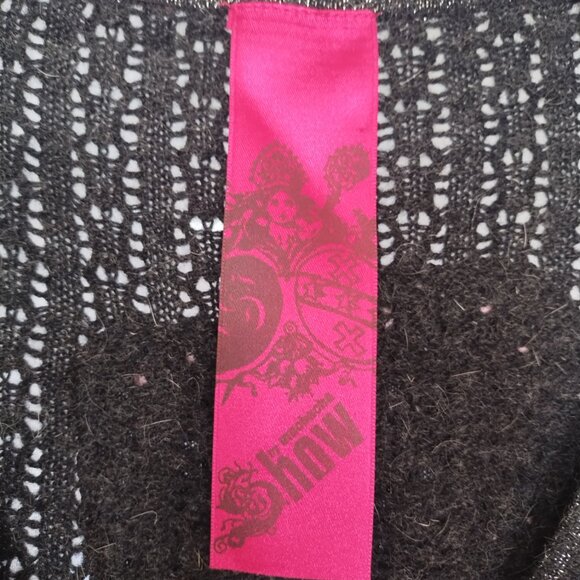 Boutique Sweater - Picture 4 of 8